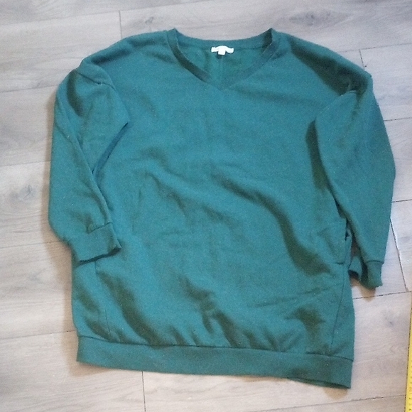 Women's Zenana Outfitters Green V-Neck Sweatshirt - Picture 1 of 3